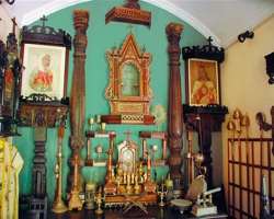 The museum is equipped with a variety of artifacts such as farming tools, pottery also musical instruments. The museum added some artifacts like organ